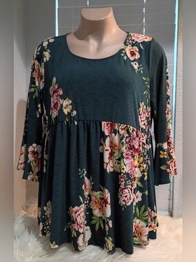 Emerald Women’s 2X Top